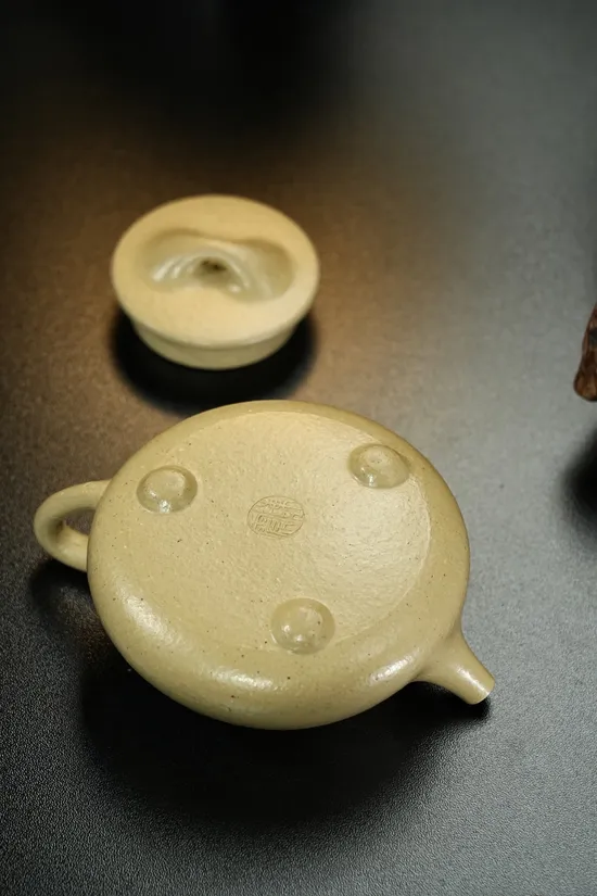 Zisha Teapots: Ben Shan Lüni clay | 220cc capacity | 2400 CNY 3
