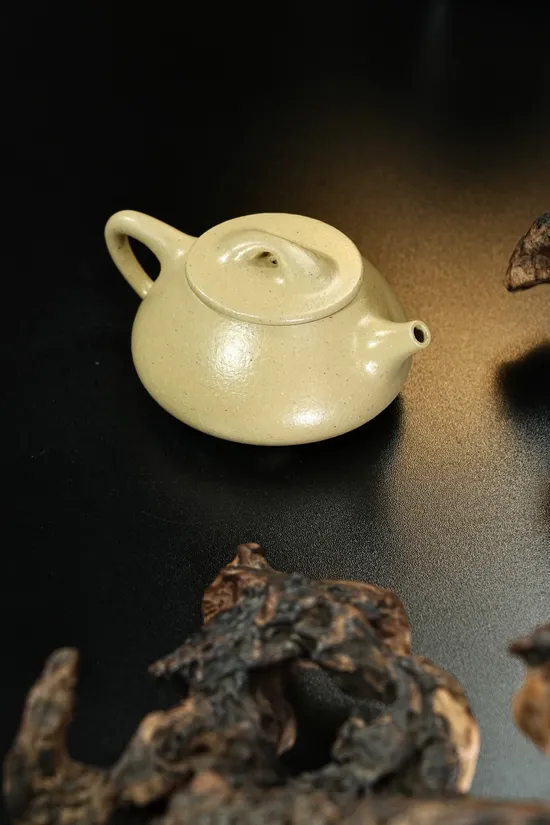 Zisha Teapots: Ben Shan Lüni clay | 220cc capacity | 2400 CNY 4