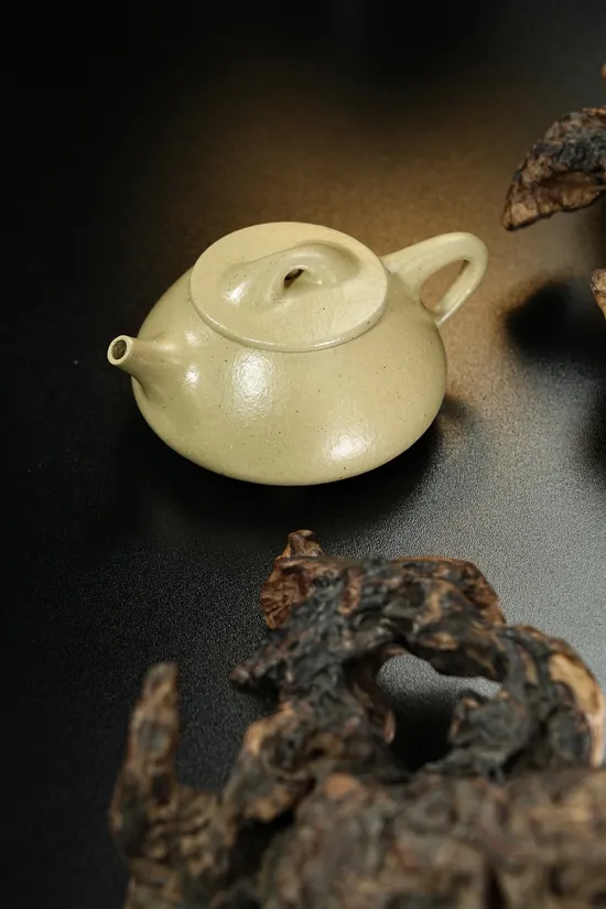 Zisha Teapots: Ben Shan Lüni clay | 220cc capacity | 2400 CNY 5