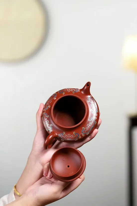 Premium Yixing Zisha Clay Teapot - Artisan Crafted Teaware 1