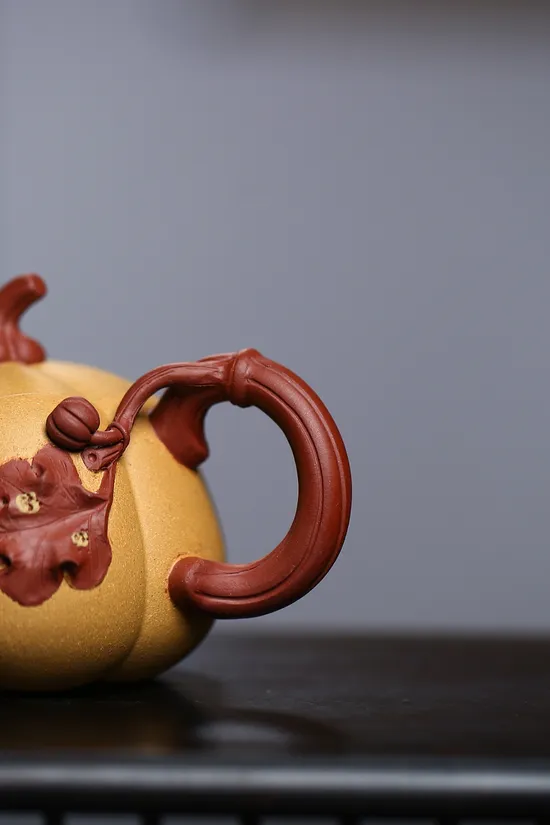 Authentic Yixing Zisha Teapot – Handcrafted Clay Artistry | 260cc 3