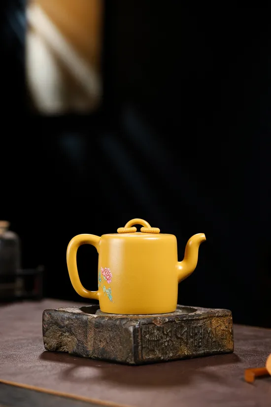 Premium Yixing Zisha Teapot - Master Gu & Ren's Classic Design 3