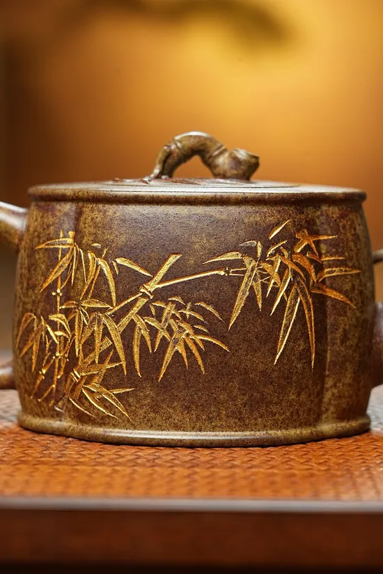 Premium Yixing Zisha Teapot – Handcrafted Artisan Ceramics 3