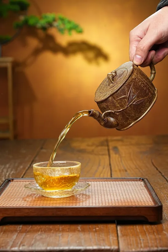 Premium Yixing Zisha Teapot – Handcrafted Artisan Ceramics 9