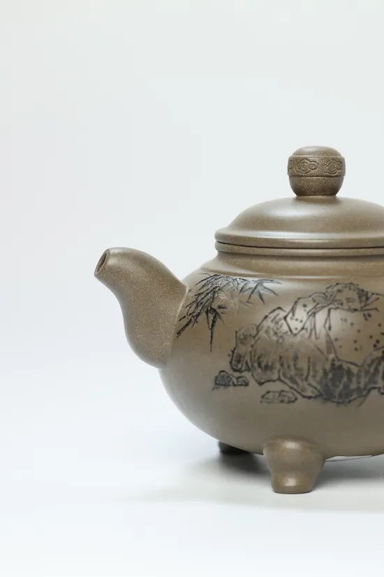 Premium Yixing Zisha Teapot - Handcrafted Artisan Clay Pot 5