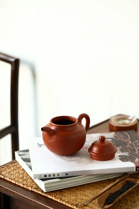 Handcrafted Yixing Zisha Teapot - Master Guo Chaojiang's 480cc Artisan Creation 2