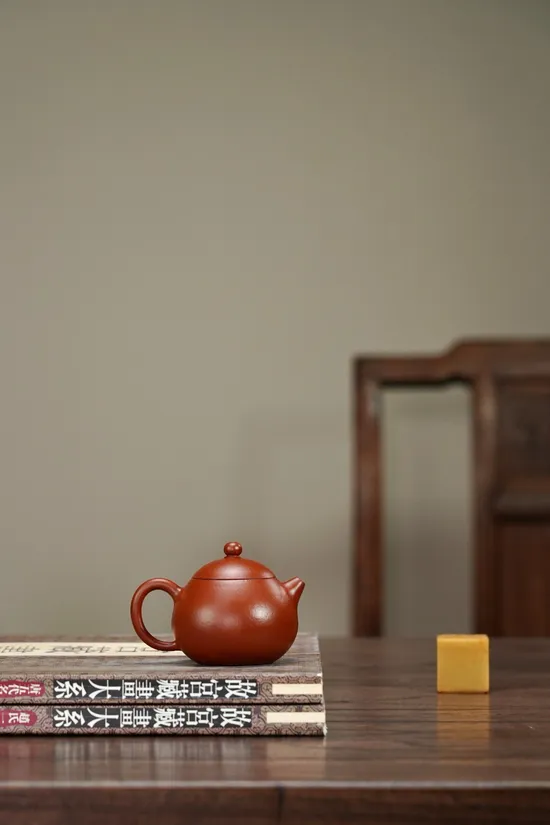 Premium Yixing Zisha Teapot - Handmade Clay Pot with Certificate 1