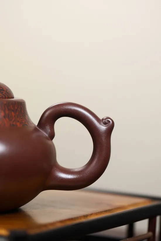 Premium Yixing Zisha Clay Teapot: Artisan Crafted Collectible Ceramics 3
