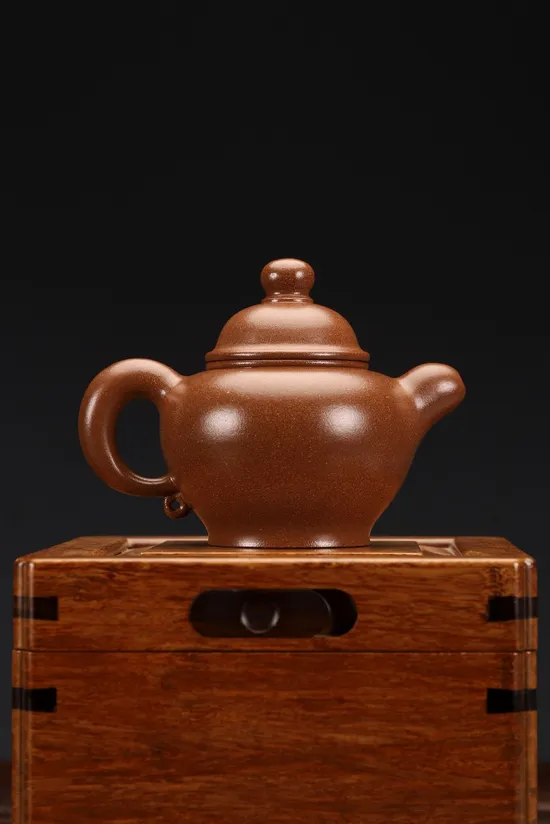 Zisha Teapots: original old duan clay | 900 CNY 2