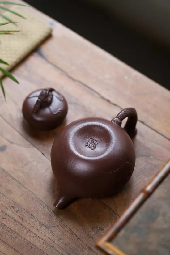 Premium Yixing Zisha Teapot Handcrafted Artisan Teapots 3