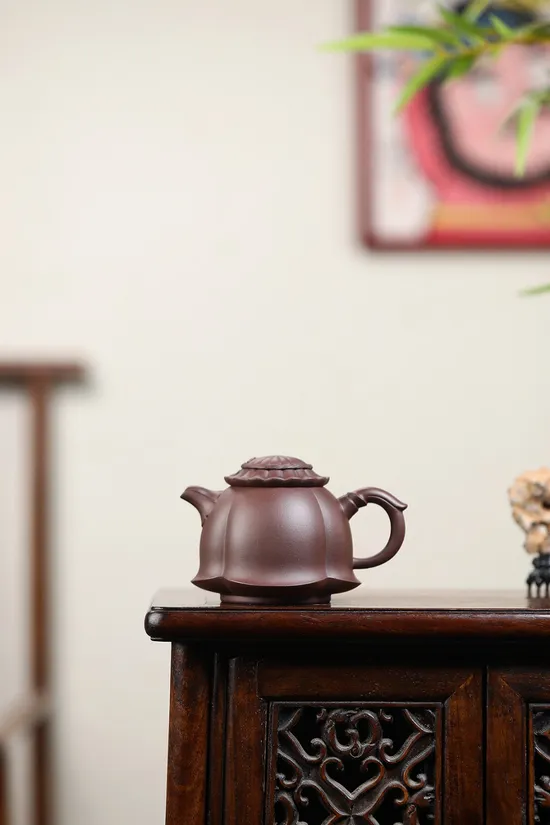 Yixing Clay Teapot | Handcrafted Purple Clay Artistry by Ke Junfen 2