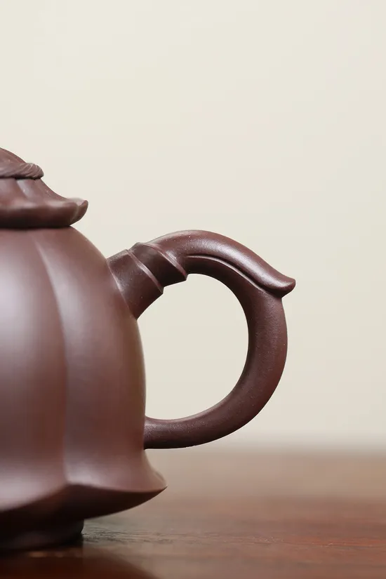 Yixing Clay Teapot | Handcrafted Purple Clay Artistry by Ke Junfen 3