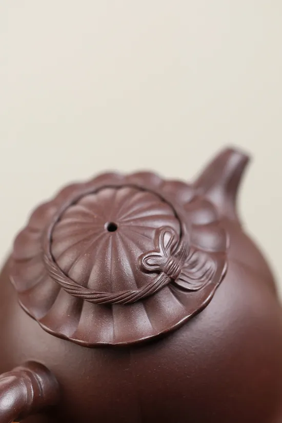 Yixing Clay Teapot | Handcrafted Purple Clay Artistry by Ke Junfen 8