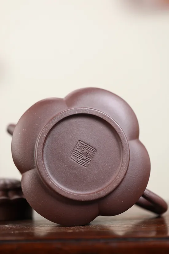 Yixing Clay Teapot | Handcrafted Purple Clay Artistry by Ke Junfen 9