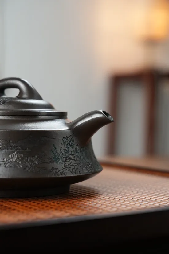 Handcrafted Yixing Zisha Teapot | Ancient Clay Artistry 1