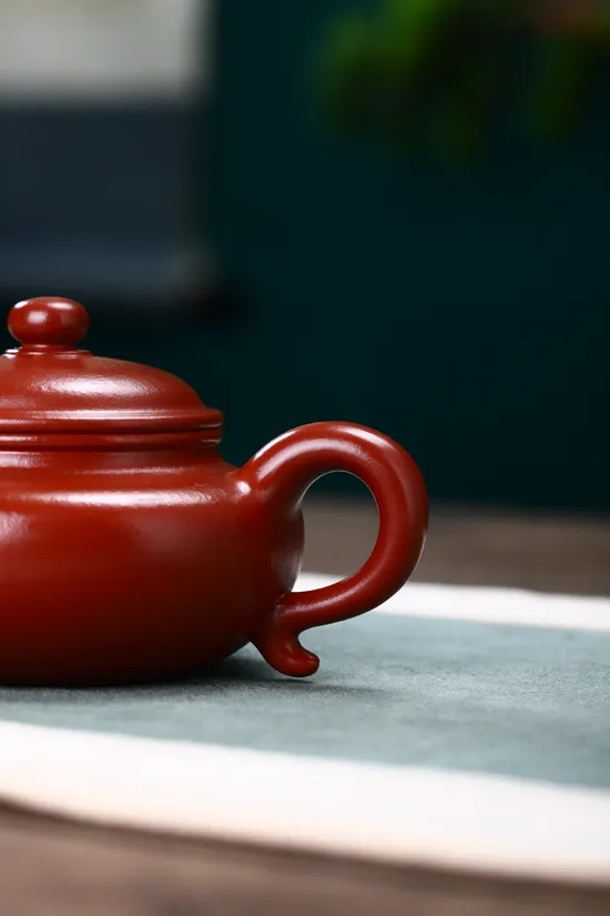 Artisan Yixing Clay Teapot - Classic Design & Premium Craftsmanship 4