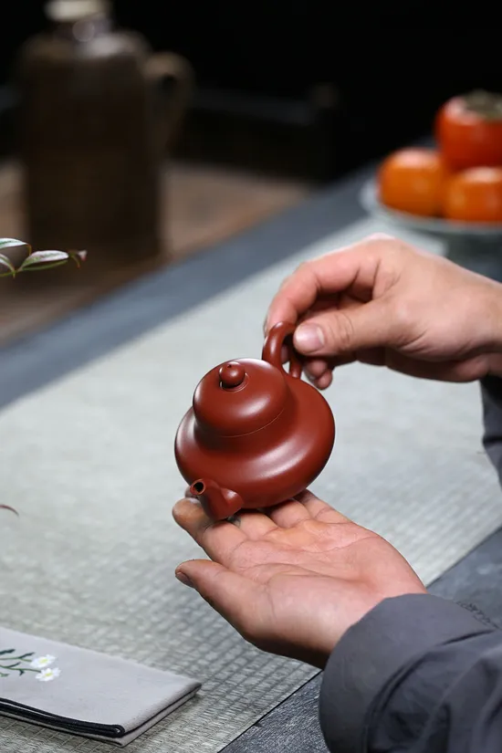 Yixing Zisha Clay Teapot - Handcrafted Chinese Ceramic Teapot 1