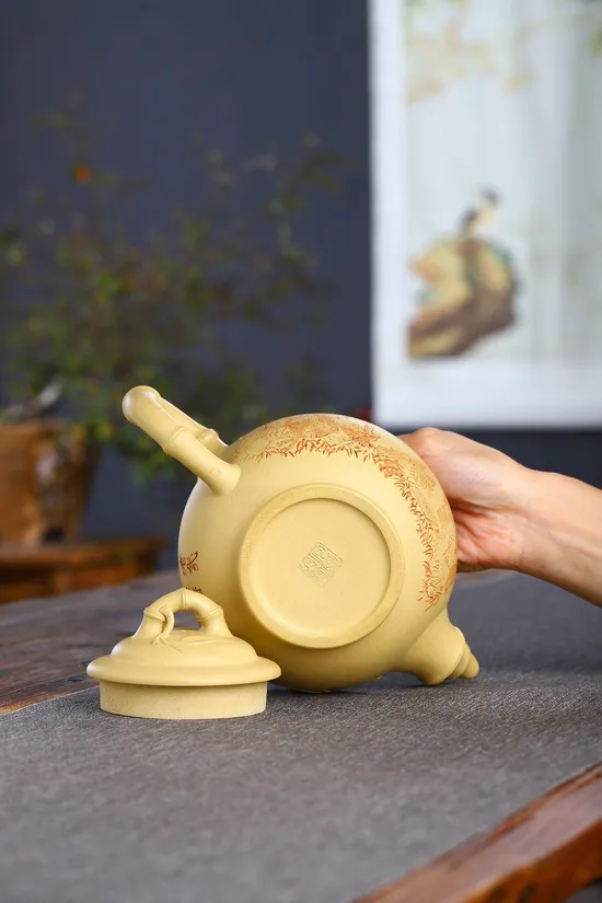 Handcrafted Yixing Teapot by Master He Qixian - Award-Winning Artistry $6600 4
