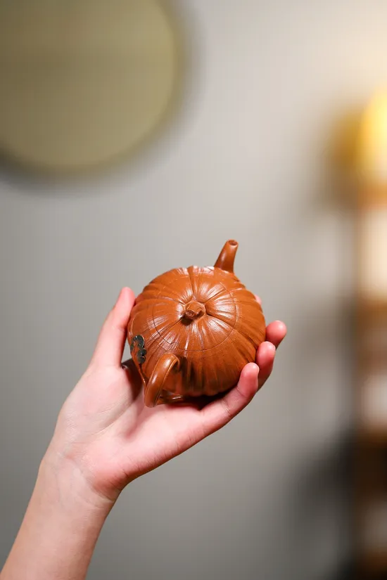 Premium Yixing Zisha Clay Teapot – Collector’s Artisan Craft 1