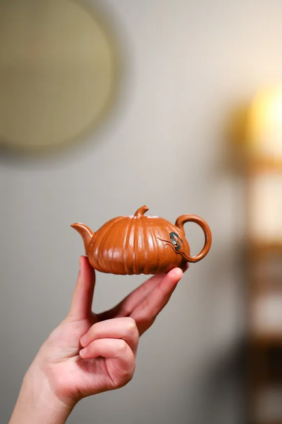Premium Yixing Zisha Clay Teapot – Collector’s Artisan Craft 3