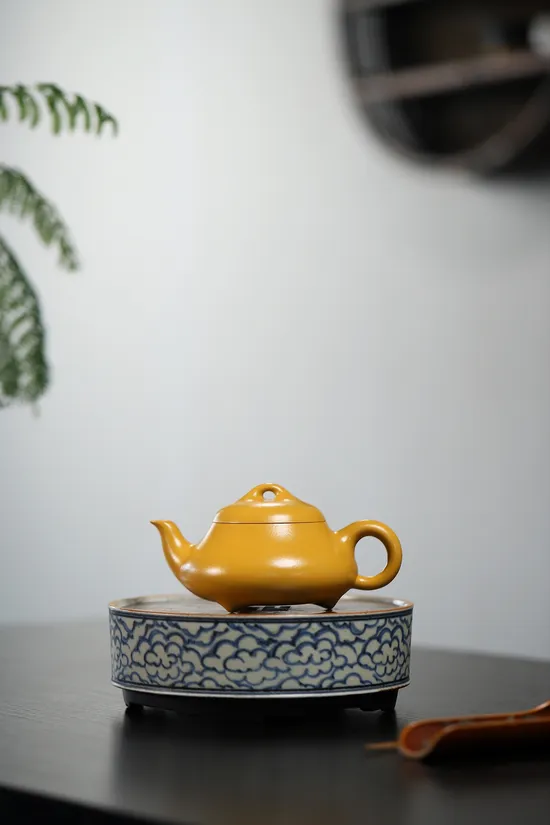 Yixing Clay Teapot | Handcrafted Golden Vermilion Clay by Yang Junbao 1