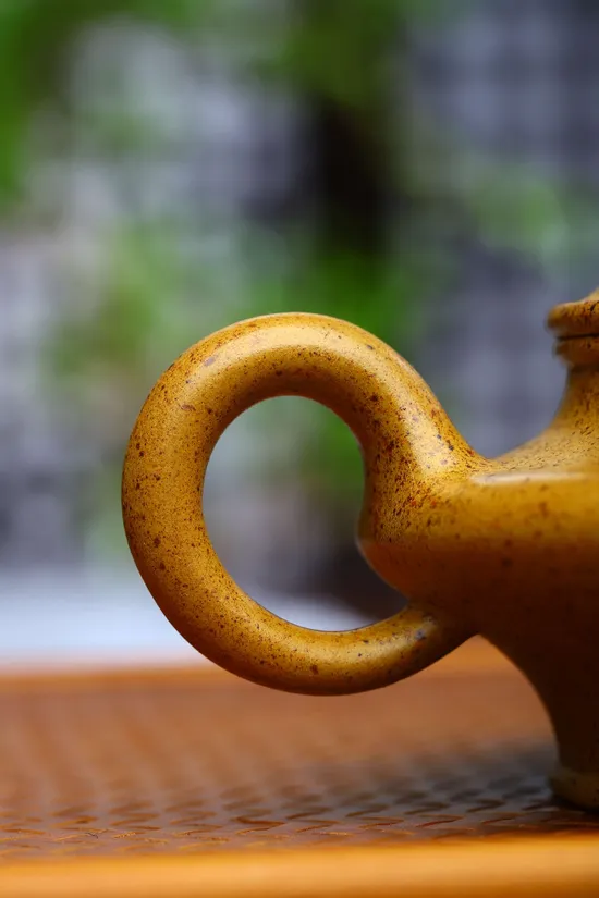 Premium Yixing Zisha Teapot | Artisan-Crafted Purple Clay Teapot 3