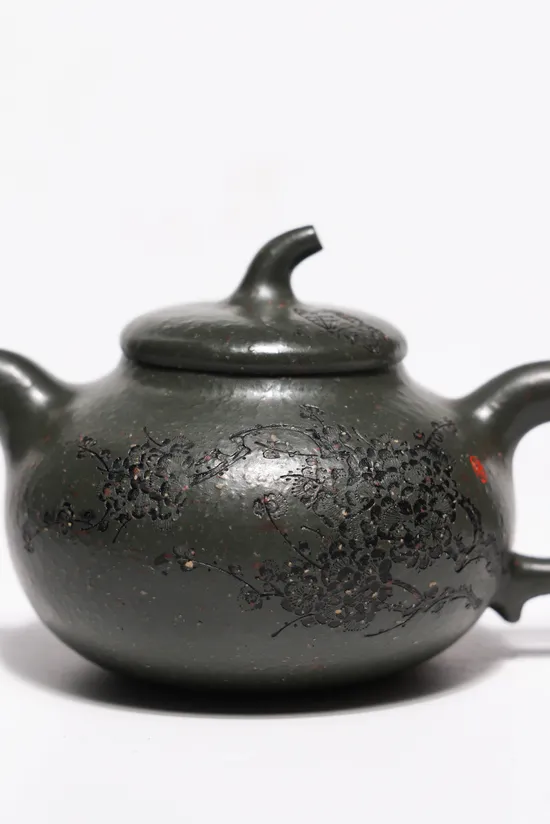 Yixing Teapot Handcrafted by Gu Mai Xu Men | Collectible Zisha Art 1