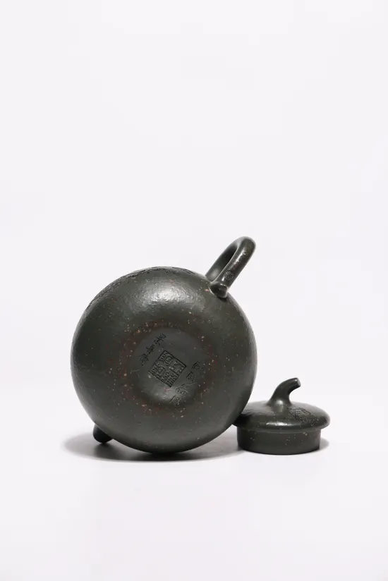 Yixing Teapot Handcrafted by Gu Mai Xu Men | Collectible Zisha Art 9