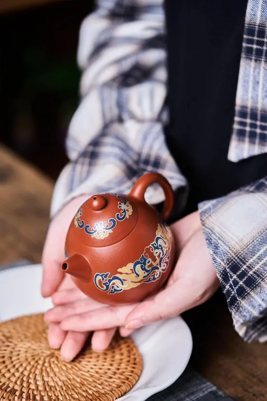 Premium Yixing Clay Teapot | Handcrafted Dragon Egg Design 4