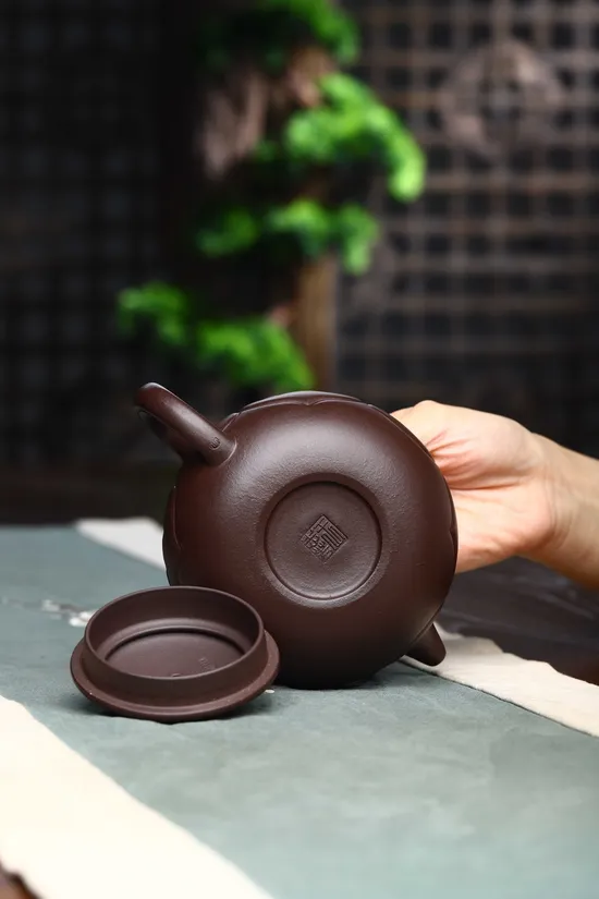 Yixing Teapot Handcrafted with Premium Zisha Clay | 450CC | Certified Artist 2
