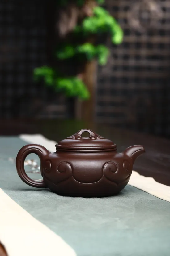 Yixing Teapot Handcrafted with Premium Zisha Clay | 450CC | Certified Artist 3