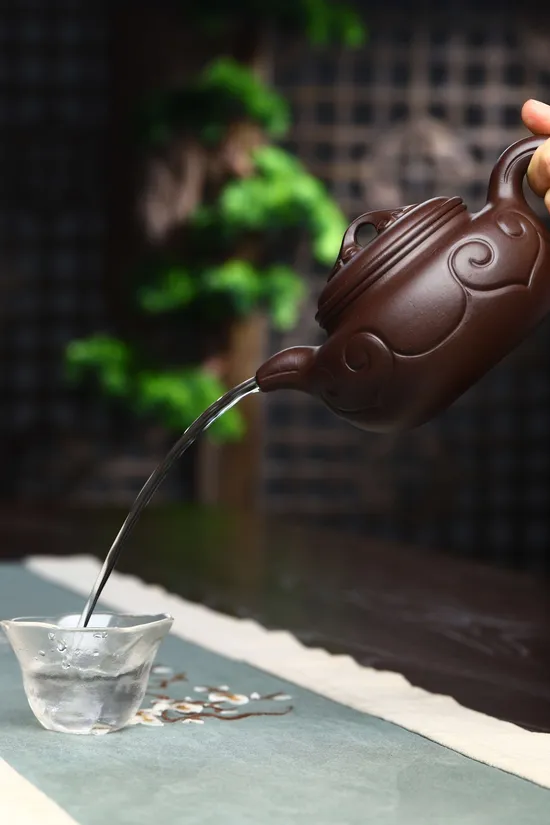 Yixing Teapot Handcrafted with Premium Zisha Clay | 450CC | Certified Artist 4