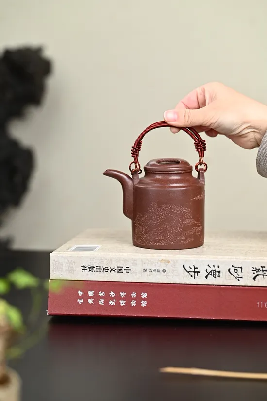 Yixing Zisha Teapot - Handcrafted Clay Artisan Teapot 260cc 1