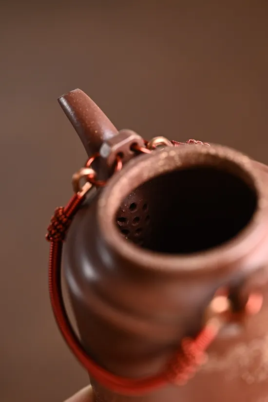 Yixing Zisha Teapot - Handcrafted Clay Artisan Teapot 260cc 5