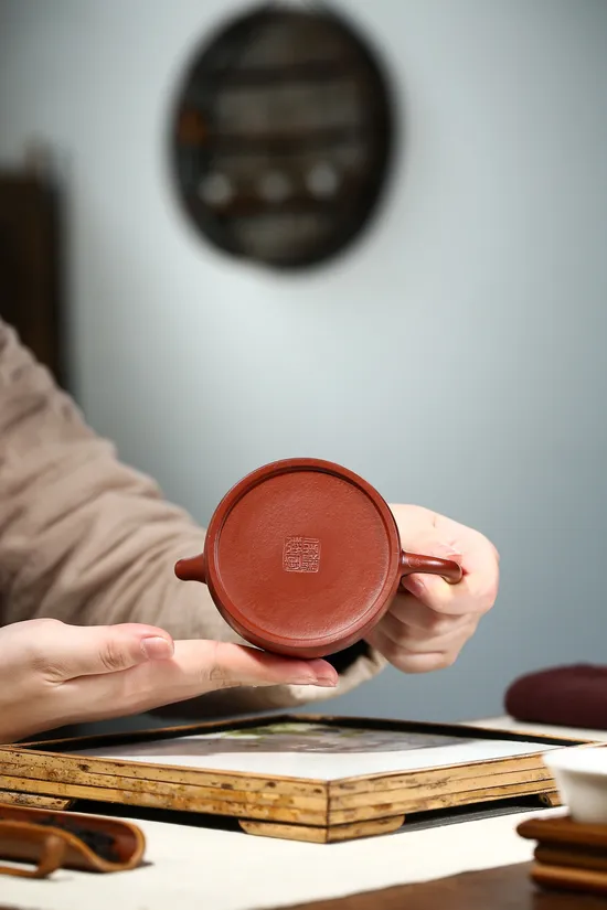Yixing Zisha Teapot | Master Yang Junbao's Handcrafted Artistry 5