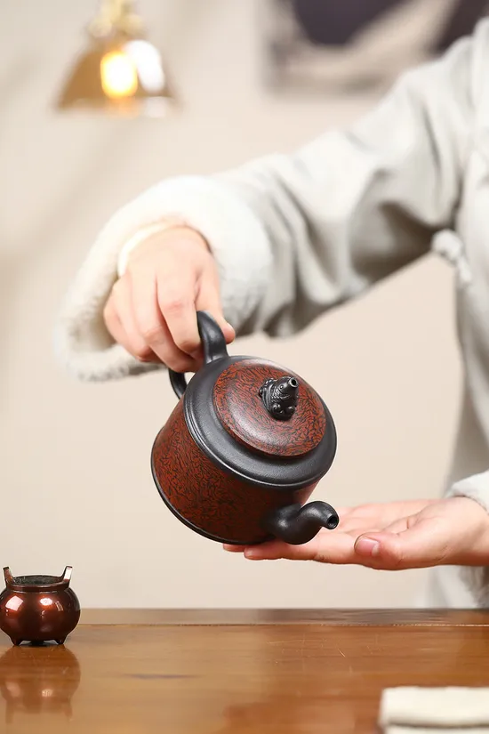 Yixing Clay Teapot | Premium Zisha Art & Craftsmanship 3