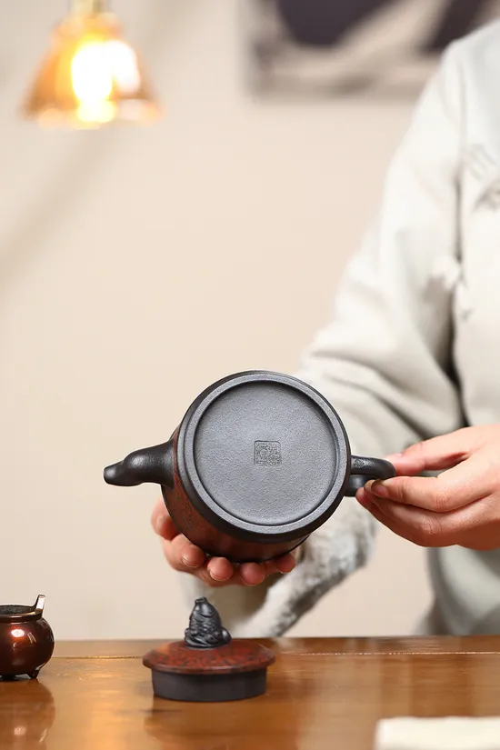 Yixing Clay Teapot | Premium Zisha Art & Craftsmanship 4