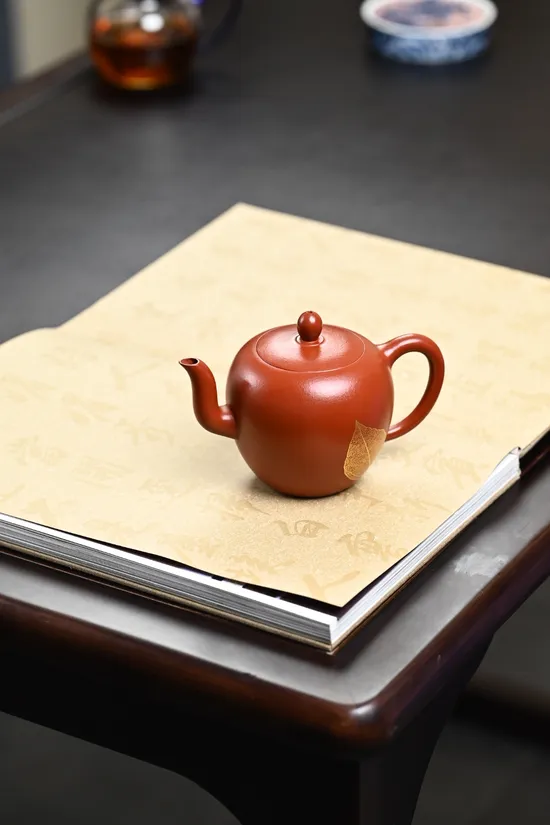 Premium Yixing Zisha Teapot - Sun Jianfang Handcrafted Artistry 8