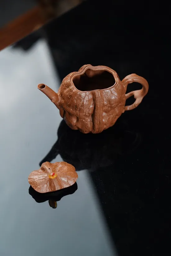 Yixing Zisha Teapot: Handcrafted Artisan Ceramic with Walnut Design 5