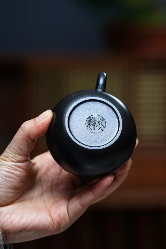 Premium Yixing Zisha Teapot - Handcrafted Artisan Clay Pottery 3