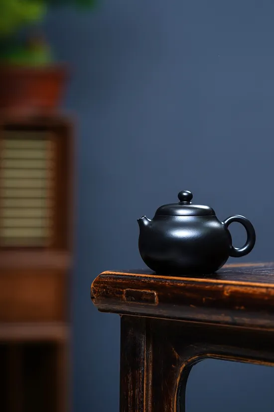 Premium Yixing Zisha Teapot - Handcrafted Artisan Clay Pottery 6