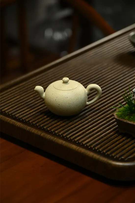 Zisha Teapots: Pearl of the Lake | 1500 CNY | white-duan clay 3