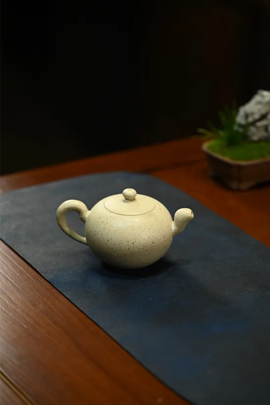 Zisha Teapots: Pearl of the Lake | 1500 CNY | white-duan clay 5
