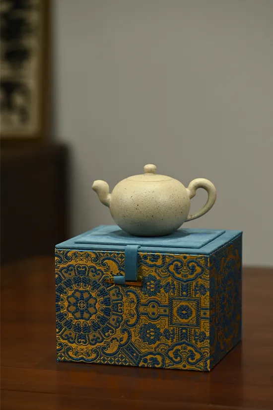 Zisha Teapots: Pearl of the Lake | 1500 CNY | white-duan clay 6
