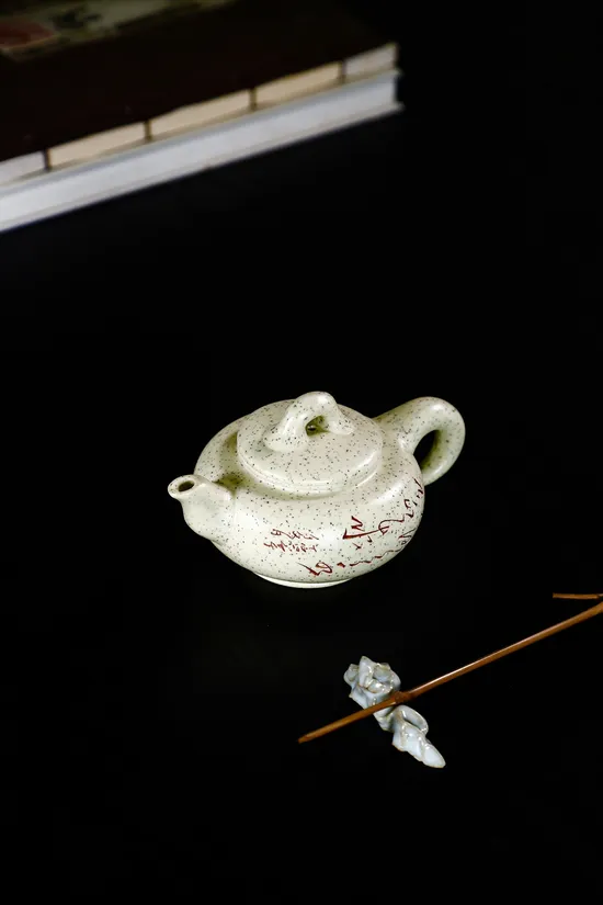 Yixing Zisha Teapot – Artisan-Crafted Purple Clay Teapots 6