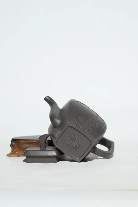 Yixing Zisha Teapot - Master Wu Xiaomei's Olympic Artistry 4