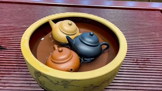 Yixing Zisha Clay Teapot | Handcrafted Thin-Wall Design 1