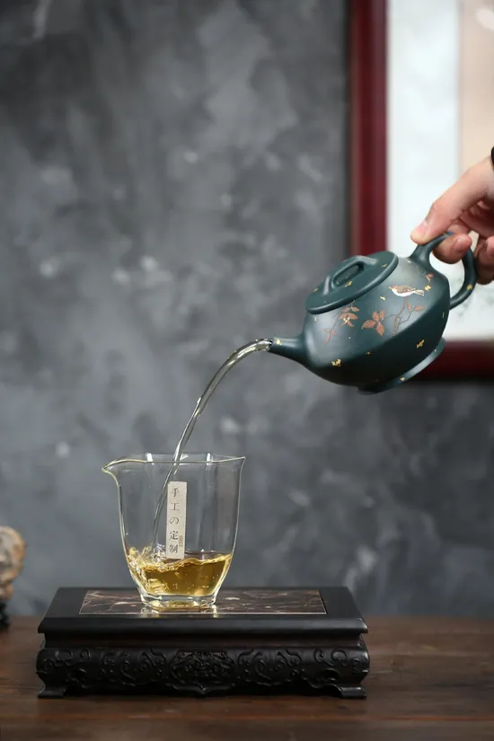 Artisan Yixing Zisha Teapot | Handcrafted Purple Clay Pot 2