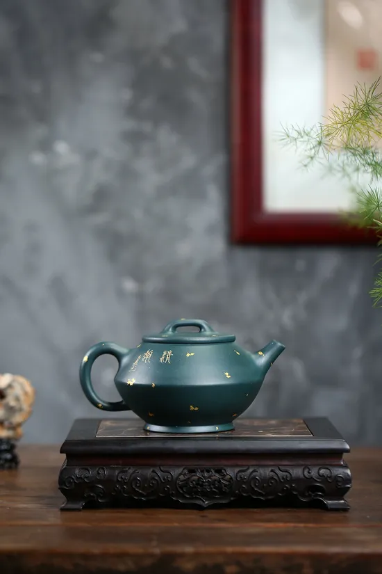 Artisan Yixing Zisha Teapot | Handcrafted Purple Clay Pot 6