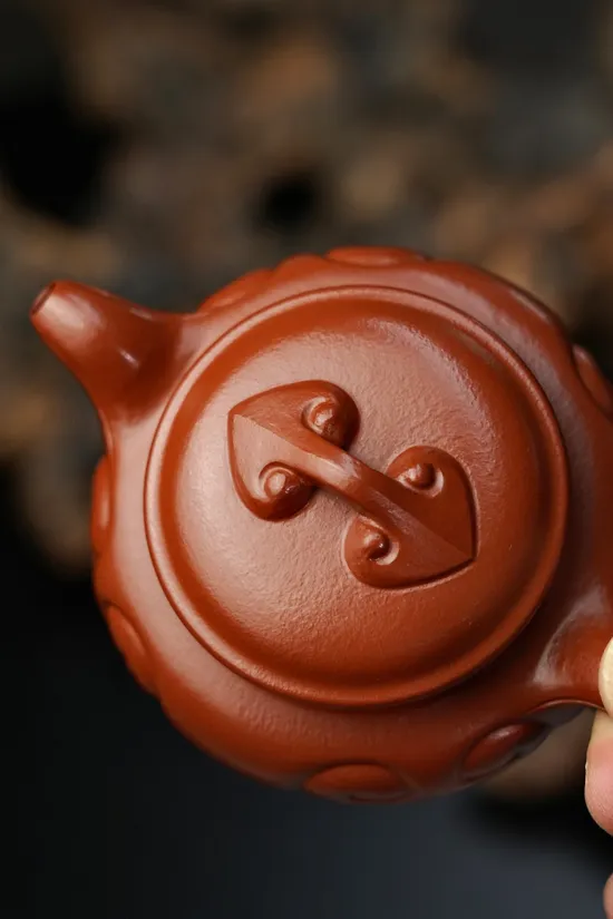 Premium Handcrafted Yixing Zisha Teapot – Antique Ruyi Design 1
